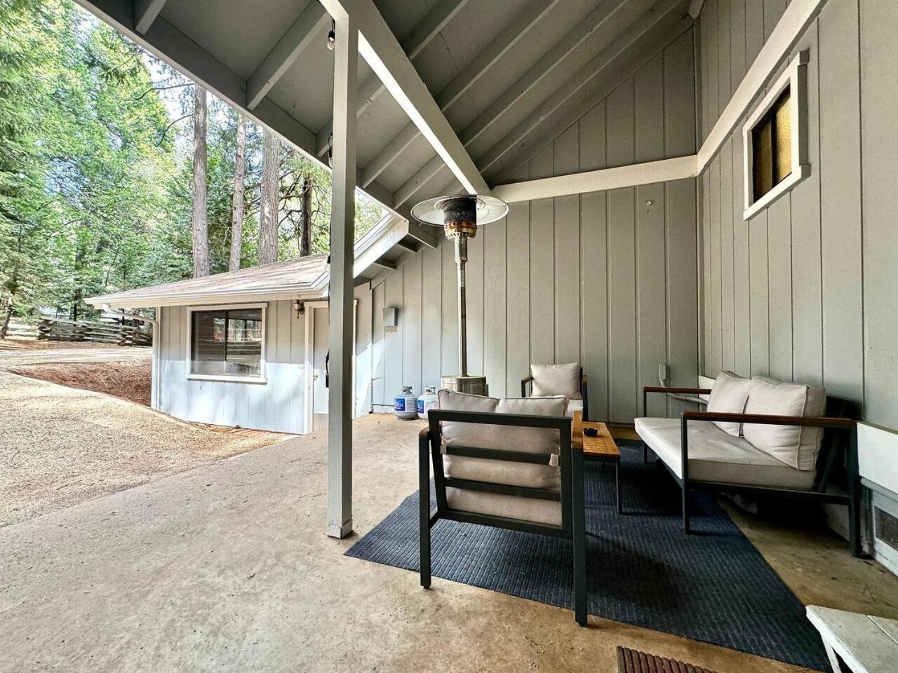 Cabin In The Trees-Game Room Pollock Pines 外观 照片